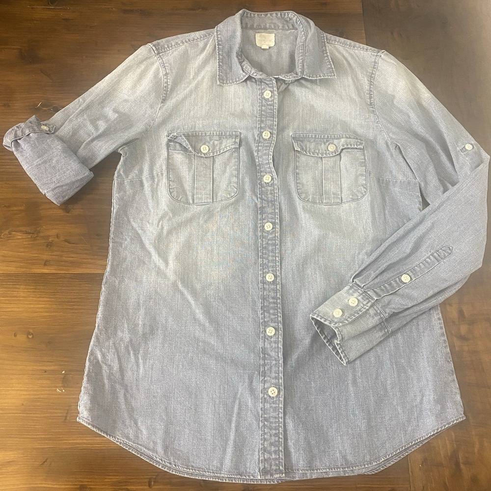 J.Crew chambray button-down Women's shirt Pockets Denim Fade Size XS SKU E102